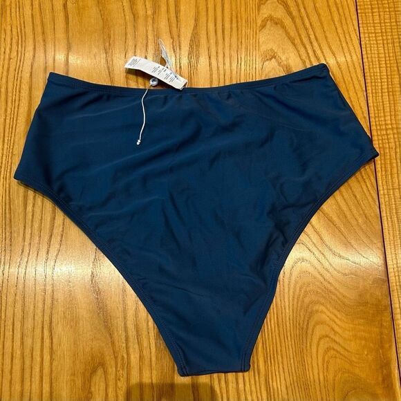 NWT Medium Set Bikini Swimsuit - Picture 5 of 8